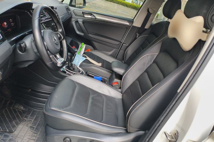 Used Volkswagen Tiguan L 2019 330TSI Automatic Two-Wheel Drive R-Line Flagship Model China VI Standard Left Front Seat