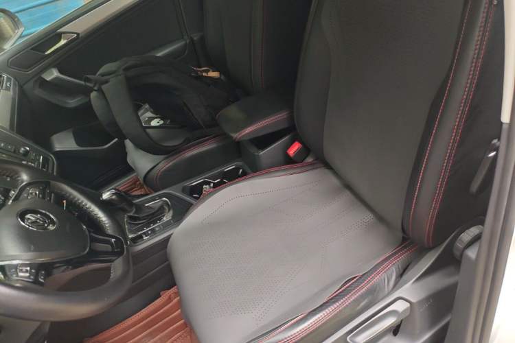 Used Volkswagen Tiguan L 2019 330TSI Automatic Two-Wheel Drive Luxury Edition China V Standard Left Front Seat