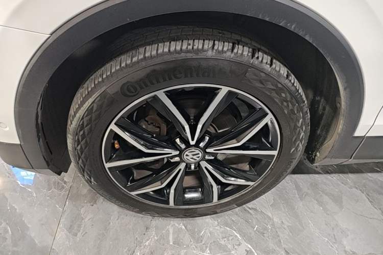 Used Volkswagen Tiguan L 2019 330TSI Automatic Two-Wheel Drive Smart Luxury Version China VI Standard Left Front Wheel Hub