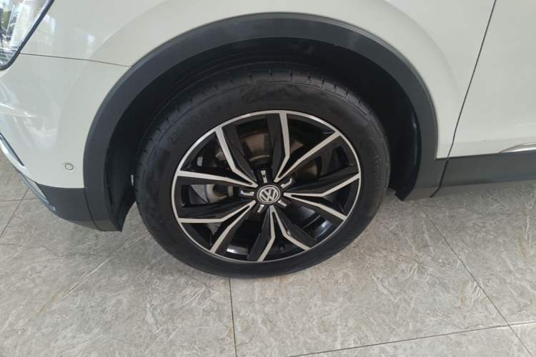 Used Volkswagen Tiguan L 2019 330TSI Automatic Two-Wheel Drive Smart Luxury Version China VI Standard Left Front Wheel Hub