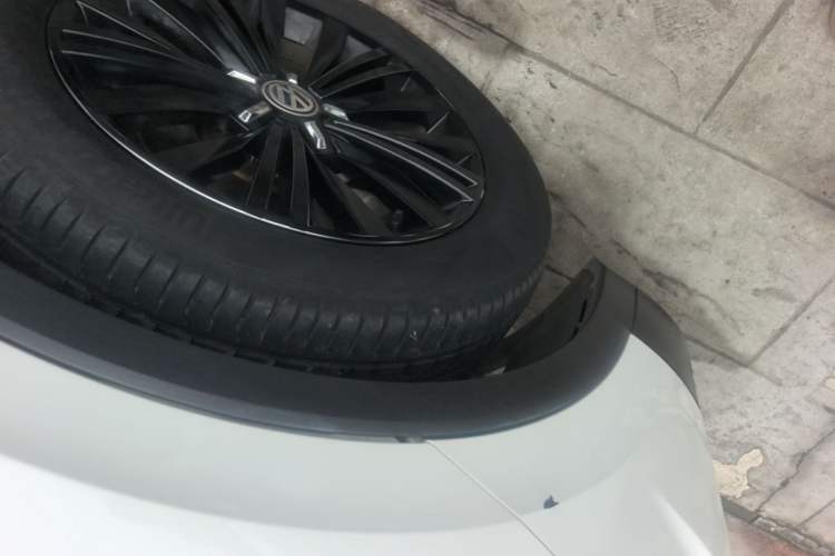 Used Volkswagen Tiguan L 2019 Updated Version 330TSI Automatic Two-Wheel Drive Panoramic Comfort Edition China VI Standard Left Front Wheel Hub