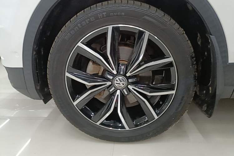 Used Volkswagen Tiguan L 2019 Revised 330TSI Automatic Two-Wheel Drive Smart & Luxury Edition China VI Standard Left Front Wheel Hub