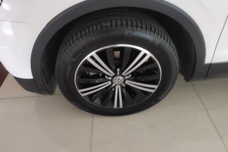 Used Volkswagen Tiguan L 2019 330TSI Automatic Two-Wheel Drive Panoramic Comfort Edition China V Standard Left Front Wheel Hub