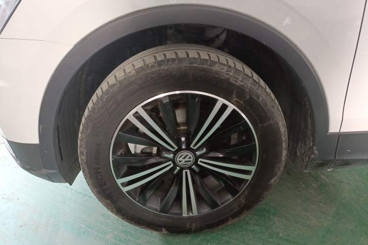 Used Volkswagen Tiguan L 2019 330TSI Automatic Two-Wheel Drive Luxury Edition China VI Standard Left Front Wheel Hub