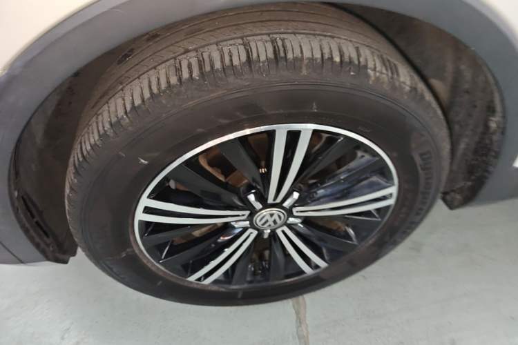 Used Volkswagen Tiguan L 2019 330TSI Automatic Two-Wheel Drive Panoramic Comfort Edition China V Standard Left Front Wheel Hub