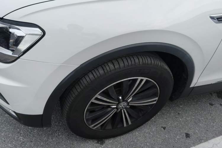 Used Volkswagen Tiguan L 2019 330TSI Automatic Two-Wheel Drive Panoramic Comfort Edition China VI Standard Left Front Wheel Hub