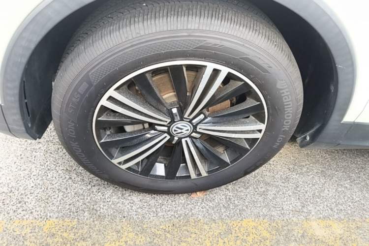 Used Volkswagen Tiguan L 2019 Updated Version 330TSI Automatic Two-Wheel Drive Panoramic Comfort Edition China VI Standard Left Front Wheel Hub