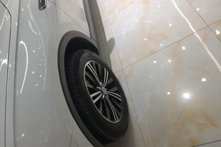 Used Volkswagen Tiguan L 2019 330TSI Automatic Two-Wheel Drive Luxury Edition China VI Standard Left Front Wheel Hub