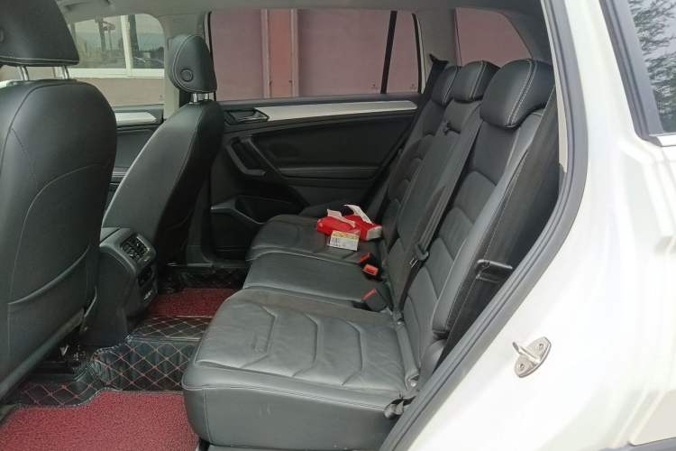 Used Volkswagen Tiguan L 2019 330TSI Automatic Two-Wheel Drive Panoramic Comfort Edition China VI Standard Left Rear Seat