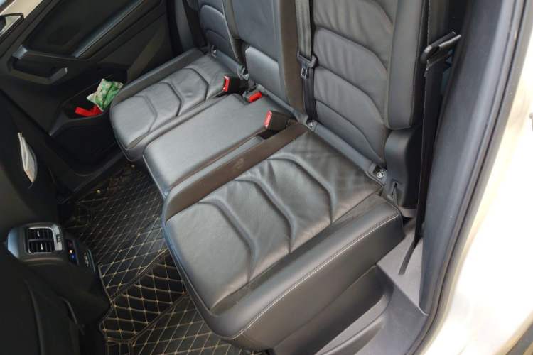 Used Volkswagen Tiguan L 2019 330TSI Automatic Two-Wheel Drive Panoramic Comfort Edition China VI Standard Left Rear Seat