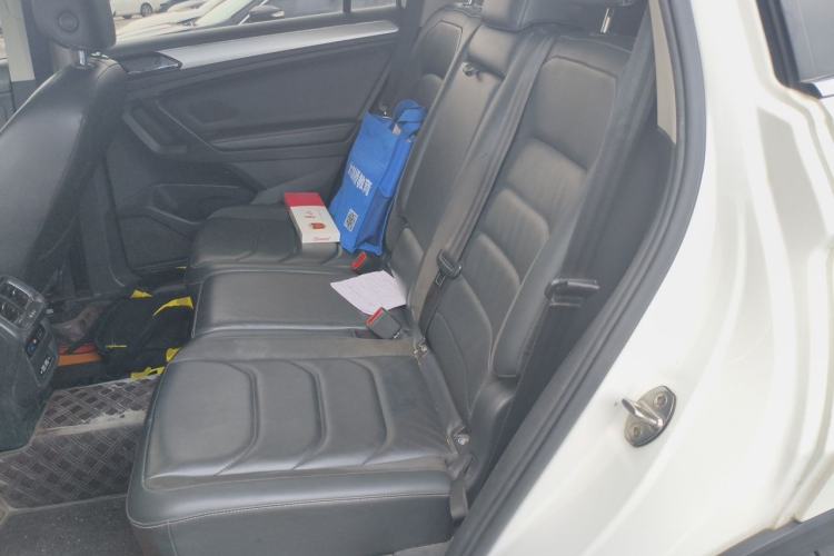 Used Volkswagen Tiguan L 2019 330TSI Automatic Two-Wheel Drive Smart Luxury Version China VI Standard Left Rear Seat
