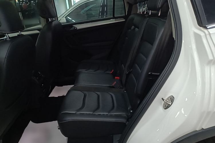 Used Volkswagen Tiguan L 2019 Revised 330TSI Automatic Two-Wheel Drive Smart & Luxury Edition China VI Standard Left Rear Seat