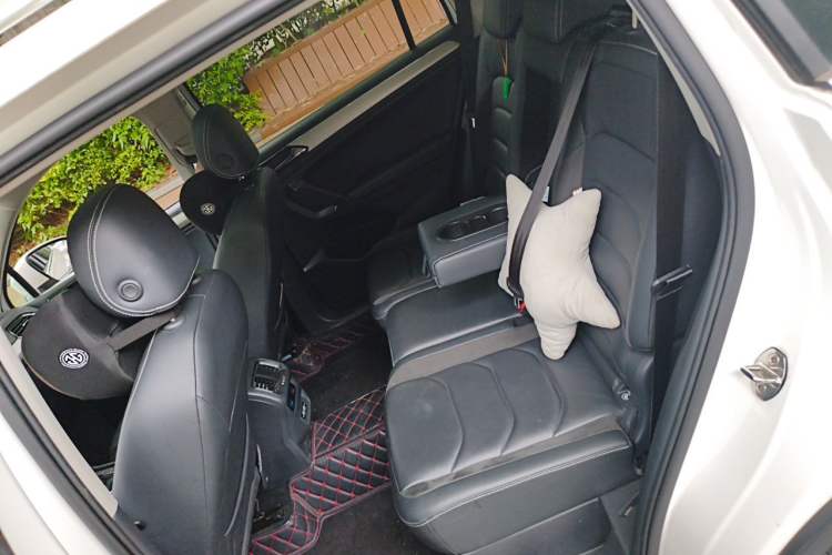 Used Volkswagen Tiguan L 2019 330TSI Automatic Two-Wheel Drive Smart Luxury Version China VI Standard Left Rear Seat