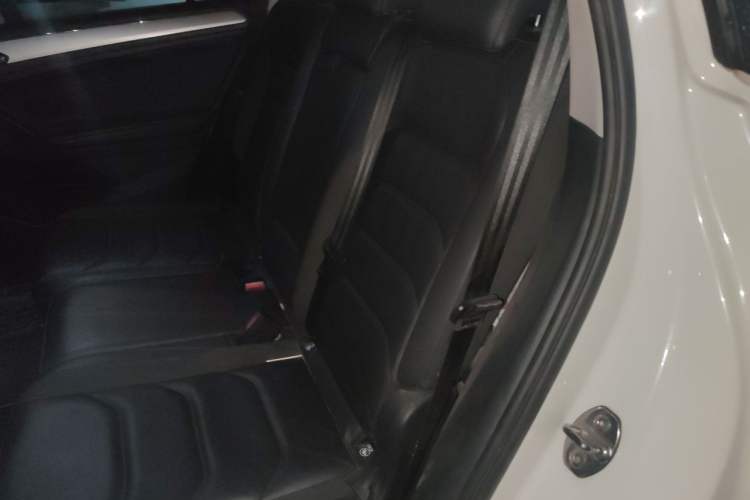 Used Volkswagen Tiguan L 2019 280TSI Automatic Two-Wheel Drive Panoramic Comfort Edition China V Standard Left Rear Seat