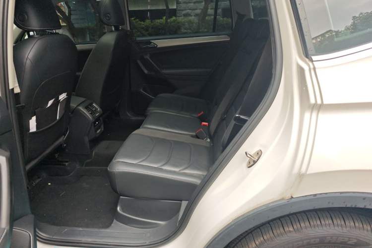 Used Volkswagen Tiguan L 2019 330TSI Automatic Two-Wheel Drive Panoramic Comfort Edition China VI Standard Left Rear Seat