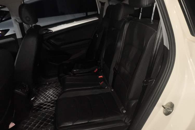 Used Volkswagen Tiguan L 2019 330TSI Automatic Two-Wheel Drive Smart Luxury Version China VI Standard Left Rear Seat