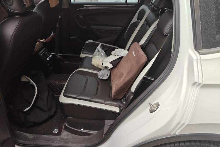 Used Volkswagen Tiguan L 2019 330TSI Automatic Two-Wheel Drive Smart Luxury Version China VI Standard Left Rear Seat
