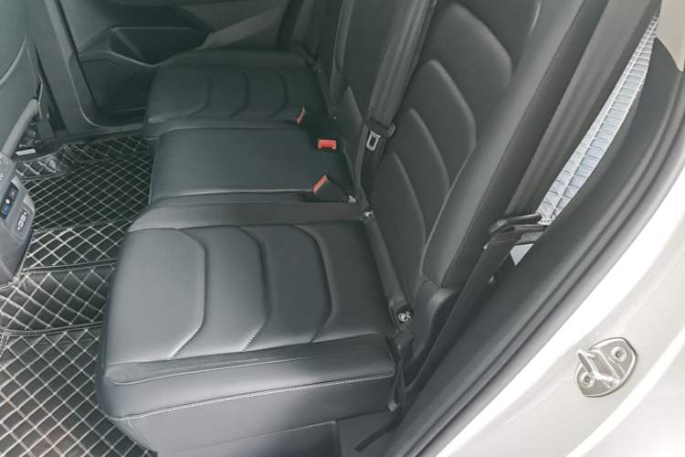 Used Volkswagen Tiguan L 2019 Revised 330TSI Automatic Two-Wheel Drive Smart & Luxury Edition China VI Standard Left Rear Seat