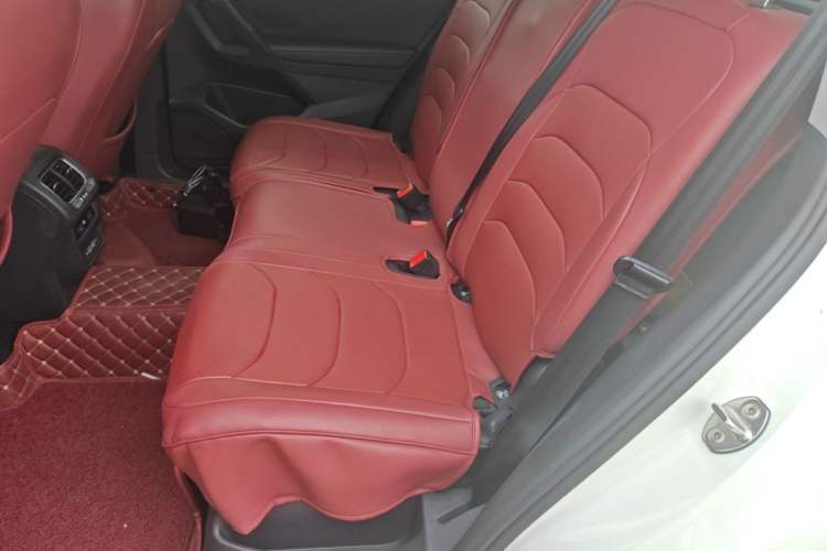 Used Volkswagen Tiguan L 2019 330TSI Automatic Two-Wheel Drive Panoramic Comfort Edition China VI Standard Left Rear Seat