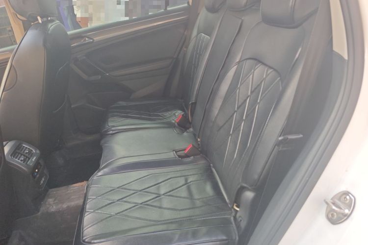 Used Volkswagen Tiguan L 2019 330TSI Automatic Two-Wheel Drive R-Line Flagship Model China VI Standard Left Rear Seat