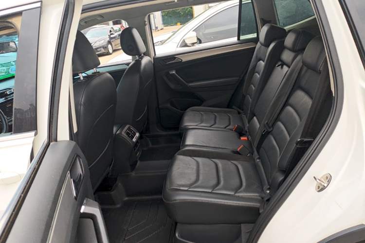 Used Volkswagen Tiguan L 2019 330TSI Automatic Two-Wheel Drive Panoramic Comfort Edition China VI Standard Left Rear Seat