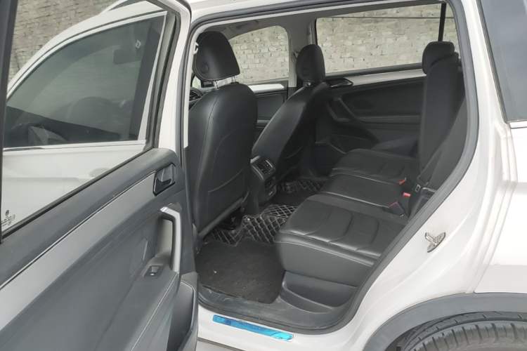 Used Volkswagen Tiguan L 2019 330TSI Automatic Two-Wheel Drive Panoramic Comfort Edition China VI Standard Left Rear Seat