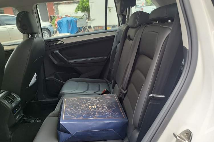 Used Volkswagen Tiguan L 2019 330TSI Automatic Two-Wheel Drive Smart Luxury Version China VI Standard Left Rear Seat