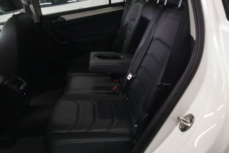 Used Volkswagen Tiguan L 2019 Updated Version 330TSI Automatic Two-Wheel Drive Panoramic Comfort Edition China VI Standard Left Rear Seat