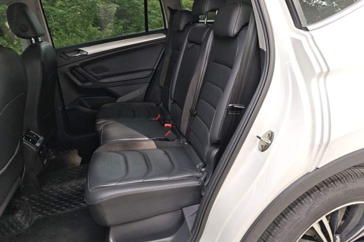 Used Volkswagen Tiguan L 2019 330TSI Automatic Two-Wheel Drive Panoramic Comfort Edition China VI Standard Left Rear Seat