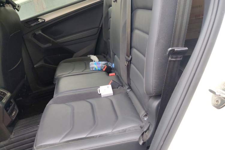 Used Volkswagen Tiguan L 2019 280TSI Automatic Two-Wheel Drive Panoramic Comfort Edition China V Standard Left Rear Seat