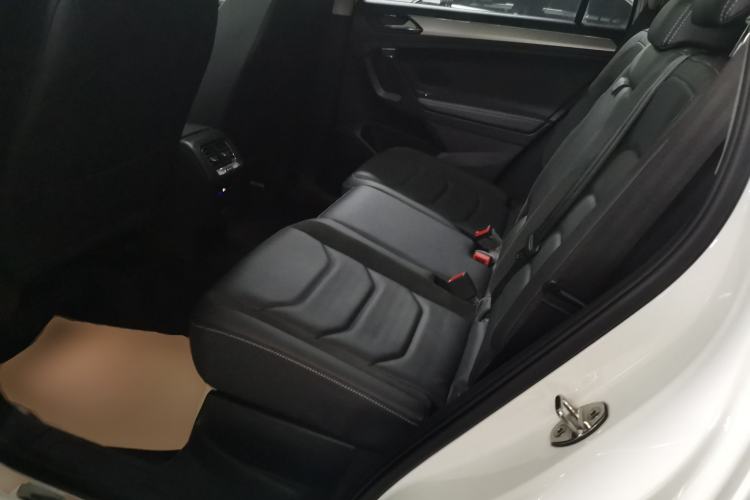 Used Volkswagen Tiguan L 2019 330TSI Automatic Two-Wheel Drive Smart Luxury Version China VI Standard Left Rear Seat