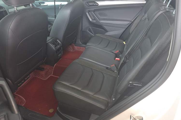 Used Volkswagen Tiguan L 2019 330TSI Automatic Two-Wheel Drive Panoramic Comfort Edition China VI Standard Left Rear Seat