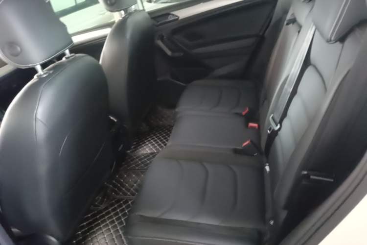 Used Volkswagen Tiguan L 2019 330TSI Automatic Two-Wheel Drive Panoramic Comfort Edition China VI Standard Left Rear Seat