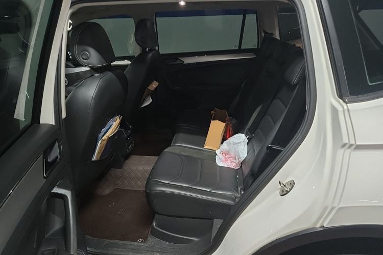 Used Volkswagen Tiguan L 2019 330TSI Automatic Two-Wheel Drive Panoramic Comfort Edition China VI Standard Left Rear Seat