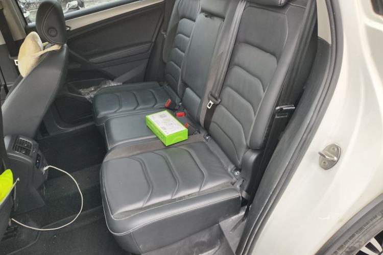 Used Volkswagen Tiguan L 2019 Updated Version 330TSI Automatic Two-Wheel Drive Panoramic Comfort Edition China VI Standard Left Rear Seat