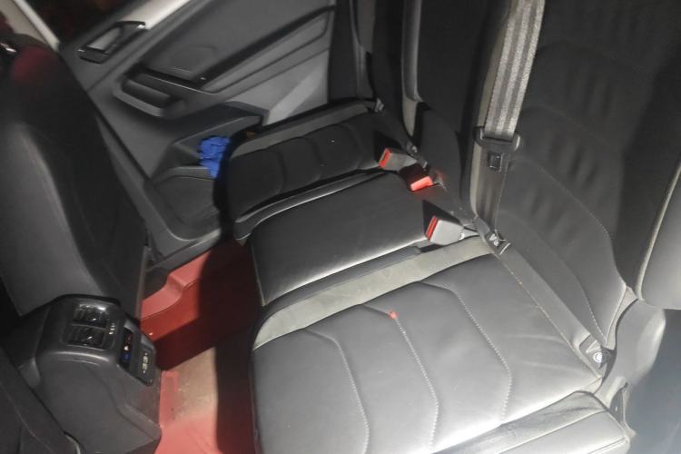 Used Volkswagen Tiguan L 2019 330TSI Automatic Two-Wheel Drive Panoramic Comfort Edition China VI Standard Left Rear Seat