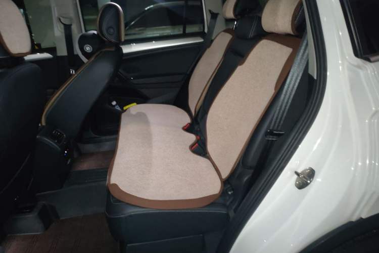 Used Volkswagen Tiguan L 2019 Updated Version 330TSI Automatic Two-Wheel Drive Panoramic Comfort Edition China VI Standard Left Rear Seat