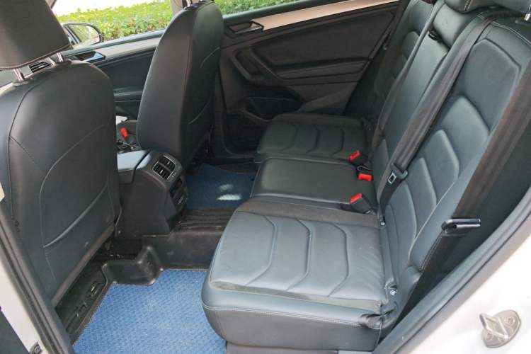 Used Volkswagen Tiguan L 2019 330TSI Automatic Two-Wheel Drive Smart Luxury Version China VI Standard Left Rear Seat
