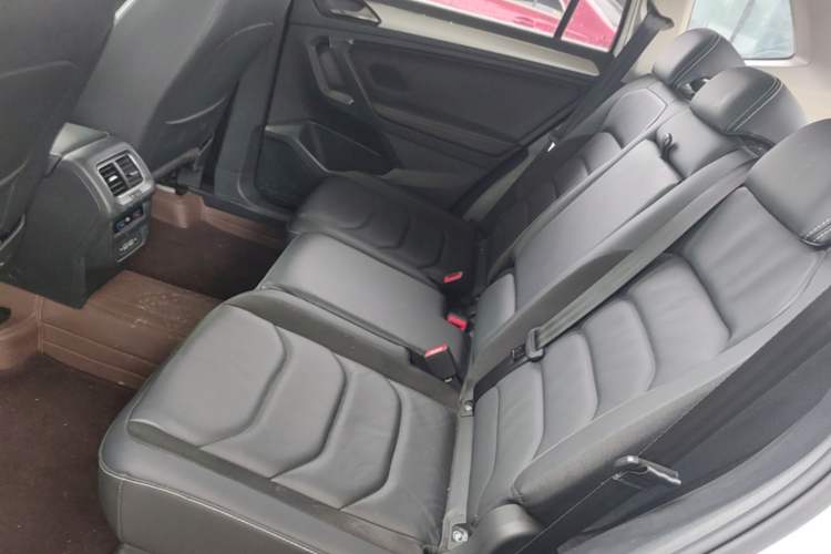Used Volkswagen Tiguan L 2019 330TSI Automatic Two-Wheel Drive Panoramic Comfort Edition China V Standard Left Rear Seat