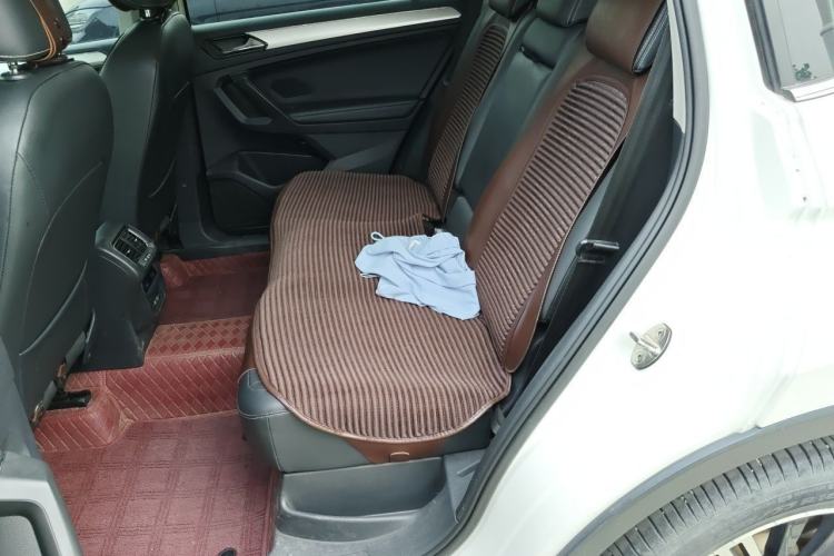 Used Volkswagen Tiguan L 2019 330TSI Automatic Two-Wheel Drive Panoramic Comfort Edition China VI Standard Left Rear Seat