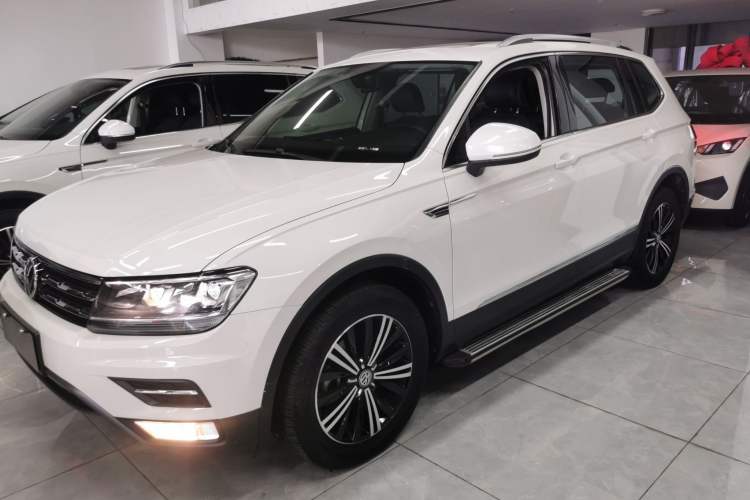 Used Volkswagen Tiguan L 2019 Updated Version 330TSI Automatic Two-Wheel Drive Panoramic Comfort Edition China VI Standard Left Side