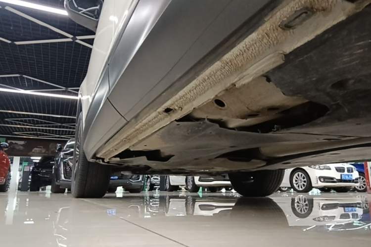 Used Volkswagen Tiguan L 2019 330TSI Automatic Two-Wheel Drive Luxury Edition China V Standard Left Side Sill