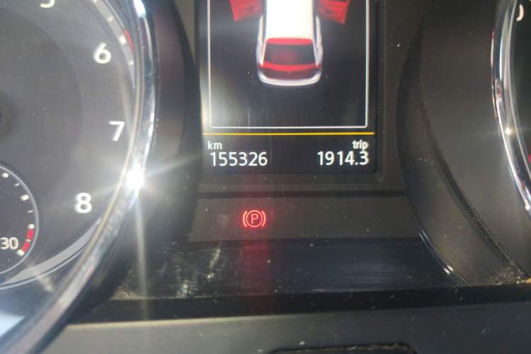 Used Volkswagen Tiguan L 2019 330TSI Automatic Two-Wheel Drive Smart Luxury Version China V Emission Standard Odometer Close Up