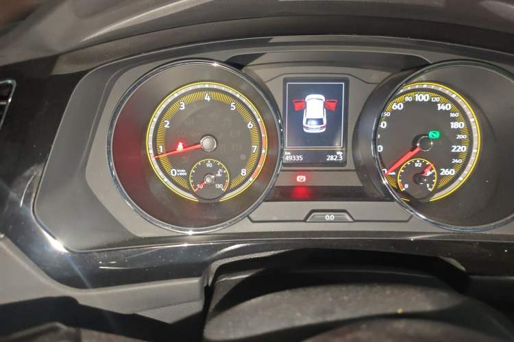 Used Volkswagen Tiguan L 2019 Updated Version 330TSI Automatic Two-Wheel Drive Panoramic Comfort Edition China VI Standard Odometer Close Up