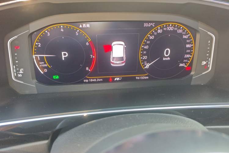 Used Volkswagen Tiguan L 2019 330TSI Automatic Two-Wheel Drive R-Line Flagship Model China VI Standard Odometer Close Up