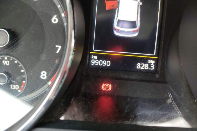 Used Volkswagen Tiguan L 2019 280TSI Automatic Two-Wheel Drive Panoramic Comfort Edition China V Standard Odometer Close Up