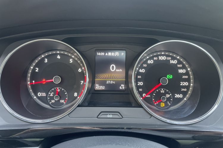 Used Volkswagen Tiguan L 2019 330TSI Automatic Two-Wheel Drive Panoramic Comfort Edition China VI Standard Odometer Close Up