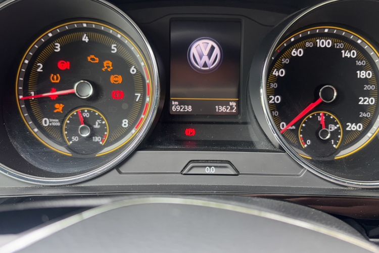 Used Volkswagen Tiguan L 2019 Revised 330TSI Automatic Two-Wheel Drive Smart & Luxury Edition China VI Standard Odometer Close Up