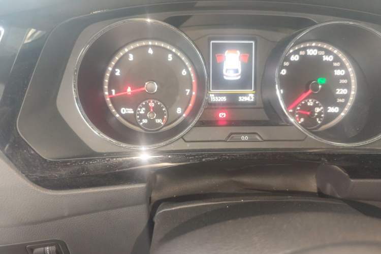 Used Volkswagen Tiguan L 2019 330TSI Automatic Two-Wheel Drive Panoramic Comfort Edition China VI Standard Odometer Close Up