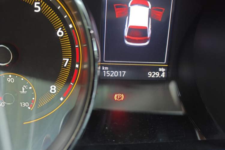 Used Volkswagen Tiguan L 2019 330TSI Automatic Two-Wheel Drive Smart Luxury Version China VI Standard Odometer Close Up